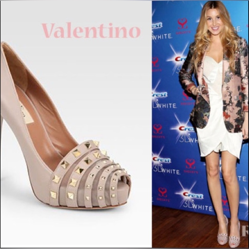 Amazing Valentino Rockstud Pumps!